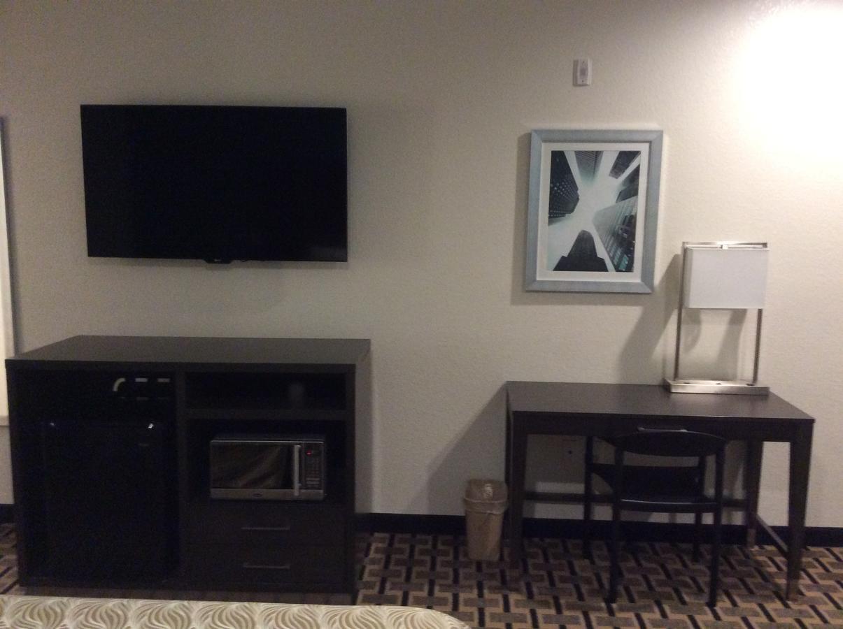 Regency Inn & Suites- Nw Houston Jersey Village Room photo