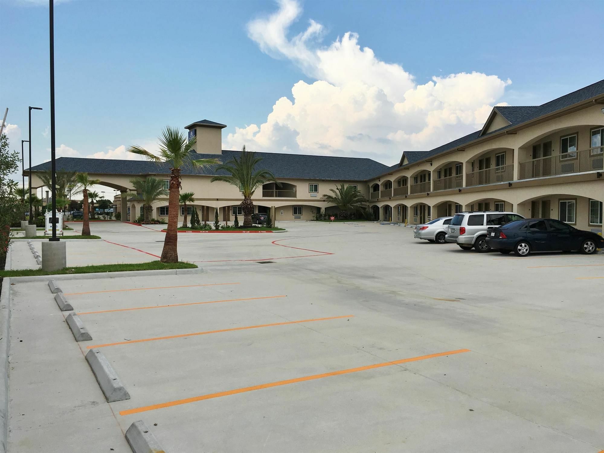 Regency Inn & Suites- Nw Houston Jersey Village Exterior photo